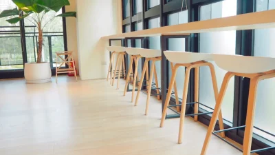 【勉強場所】「家だと集中できない」問題！図書館・カフェ・リビング…本当に合う”集中スポット”はどこ？